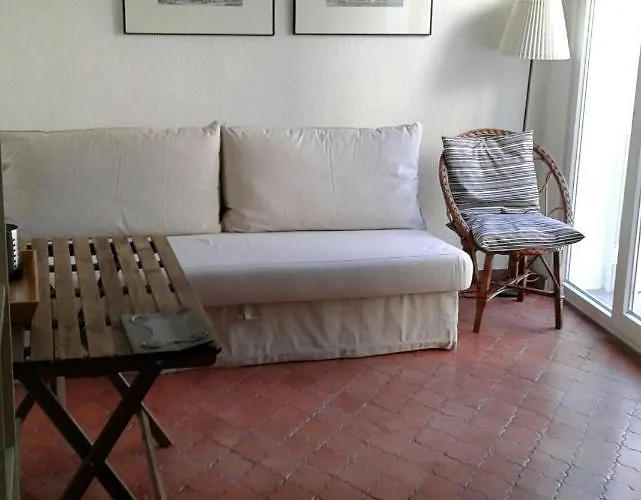 Privatunterkunft Sunny And Cozy Close To Center *